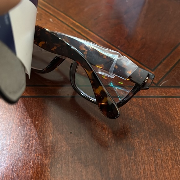 Foster Grant multifocus reading glasses and coordinating faux suede case. - Picture 5 of 8